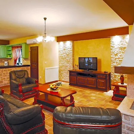 In Golubovo With Kitchen Ferienhaus *
