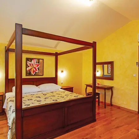 In Golubovo With Kitchen Holiday home Gajana