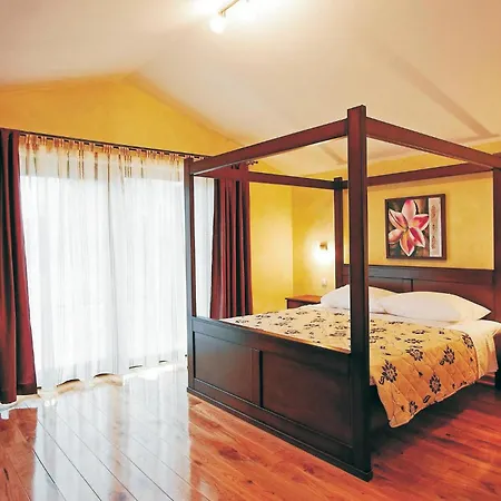 Holiday home In Golubovo With Kitchen *