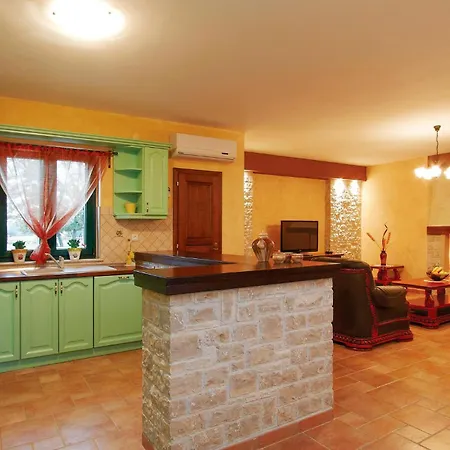 In Golubovo With Kitchen Holiday home *