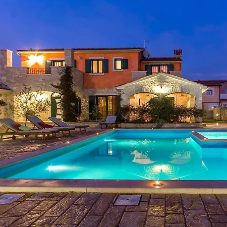 Holiday home In Golubovo With Kitchen *